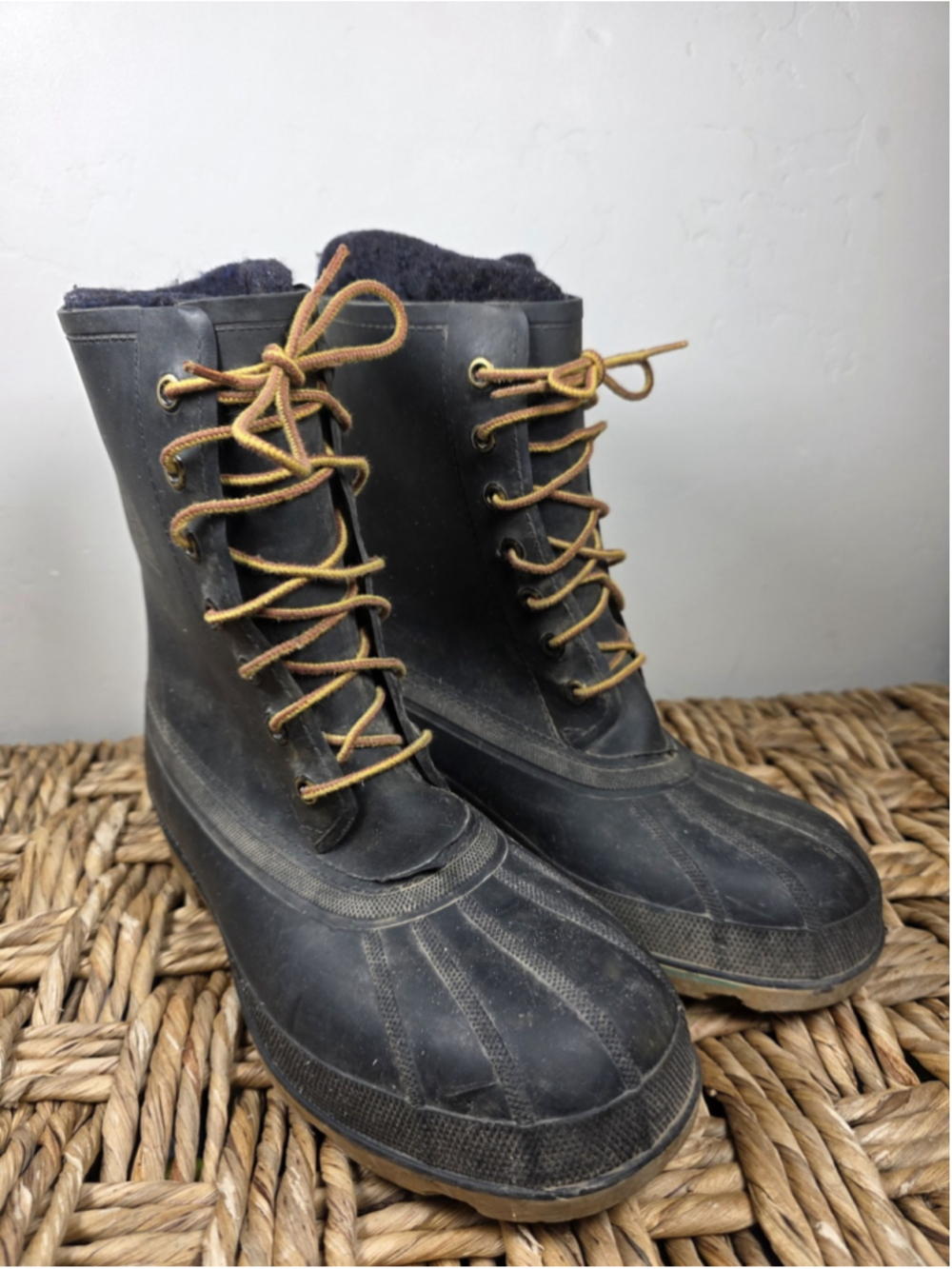 Vintage Bata Made in USA Lace-Up Insulated Rubber Winter Boots Sz 7